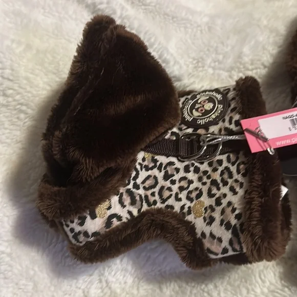 Soft plush lined harness with hood - Picture 4 of 9